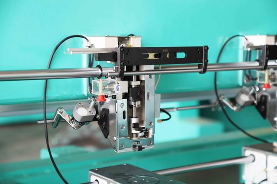 1200RPM Bilgisayar düz nakış makinesi 12 Başlı Kumaş ve Giysi için
