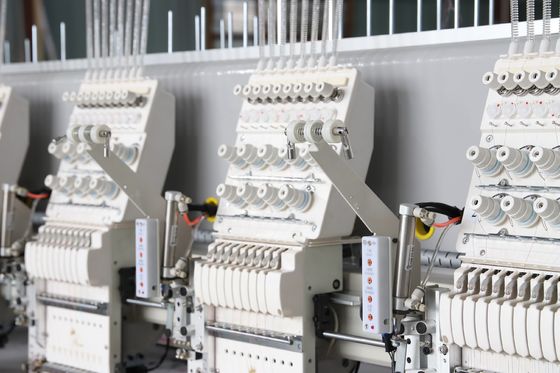 220V 380V Çift Seken Yüksek Hızlı nakış makinesi 9 iğne 20 baş