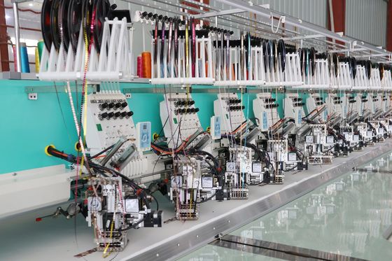Alüminyum çerçeve ile profesyonel bilgisayarlı nakış makinesi 12 baş